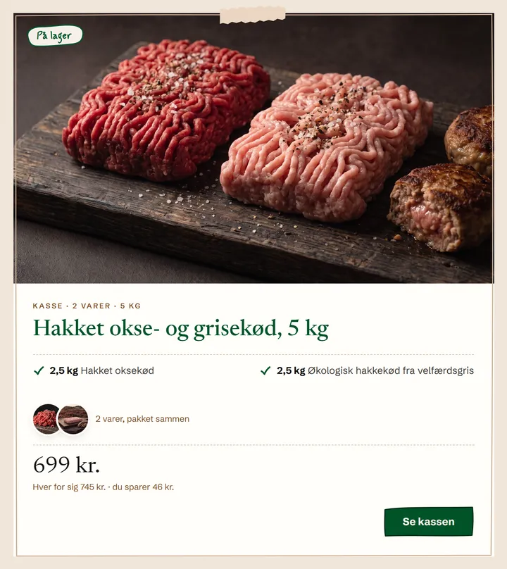 Kort for en kasse med hakket okse- og grisekød, der står som på lager